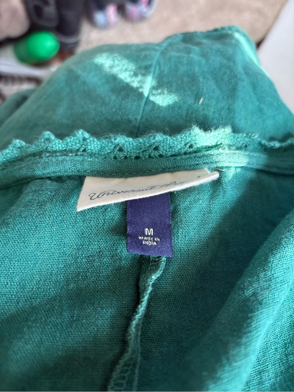 Universal Thread Women's Sz M Linen blend Short Sleeve Cutwork V-Neck Top green - Picture 7 of 9